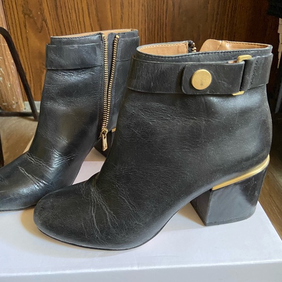 bootie - size 6 - Picture 2 of 4